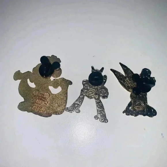 Lot of 3 official  Disney  collectible pins, Minnie Mouse Tinker Bell, pokemon - Picture 5 of 11